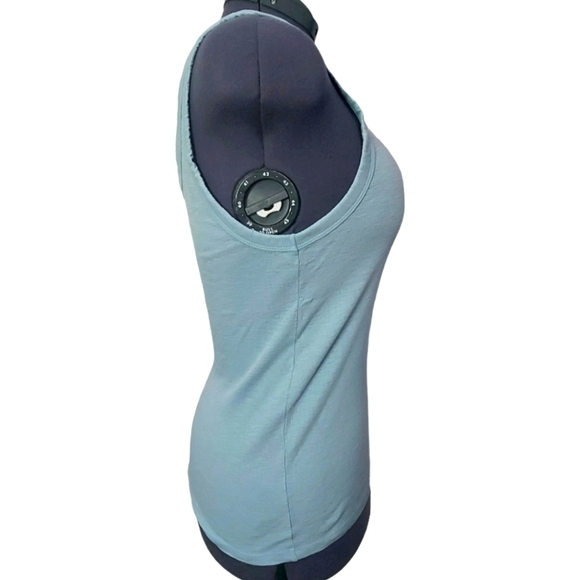 Universal Thread Set Of Two Tank Tops Light Blue Size Medium NWT - Picture 3 of 7